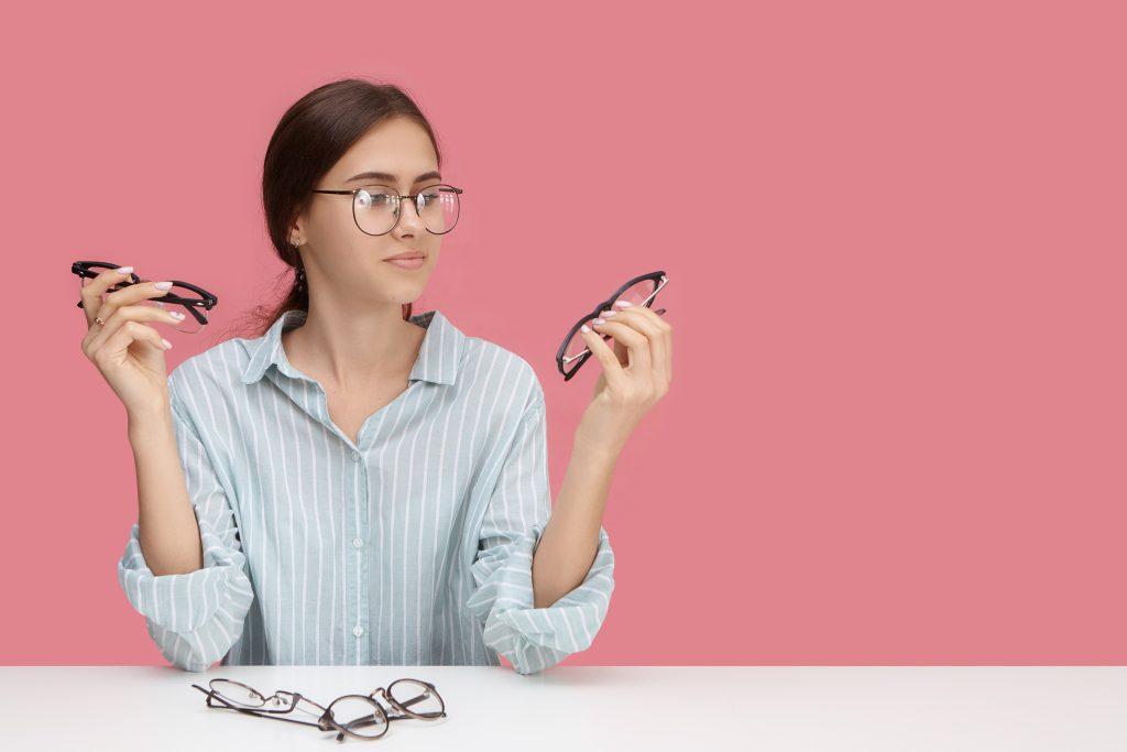 Tips for Choosing Eyewear Frames by Facial Geometry