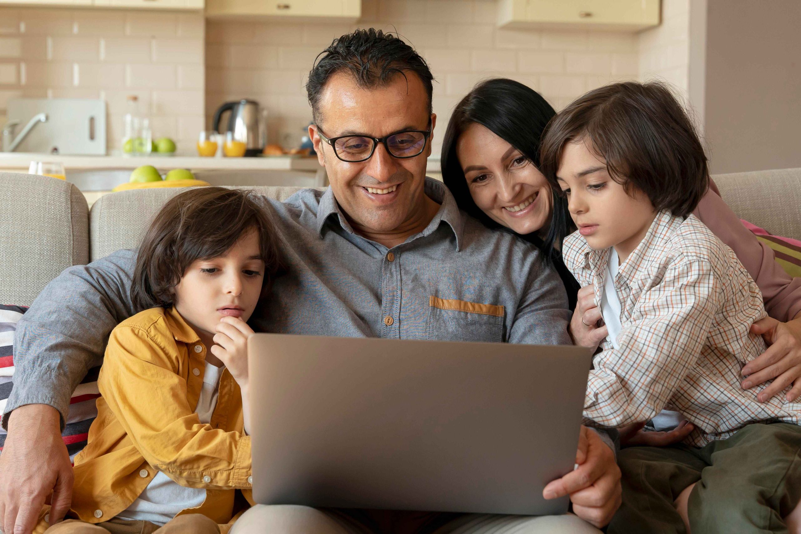 Healthy Screen Habits and Eyewear for Bolton Families